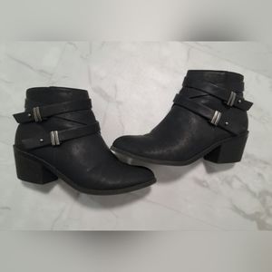 UnR8ted Girls 4.5M Black Buckle Short Boots